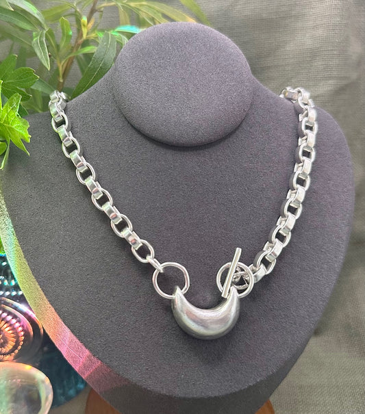 Crescent Moon Heavy Chain necklace