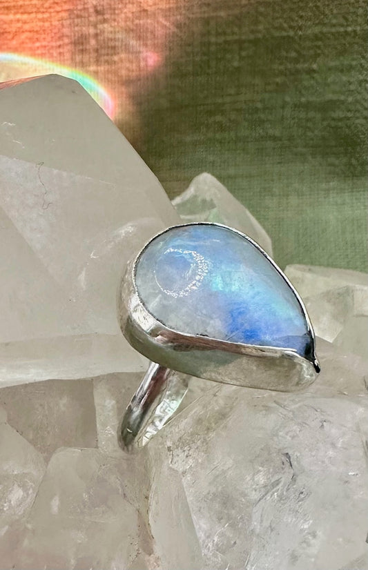 Silver moonstone ring