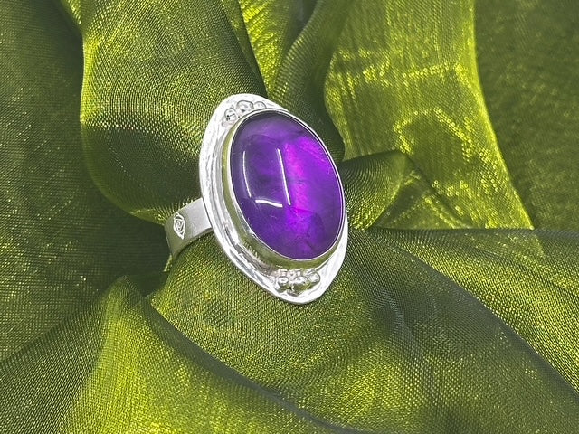 Chakra Amethyst ring